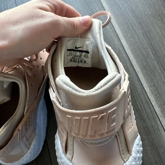 Nike huarache Pink and White Athletic Sneakers size 8.5 - Picture 11 of 11